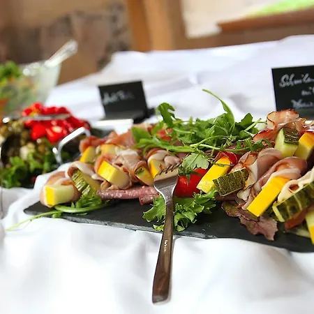 Jagdschloss Bed & Breakfast 3*